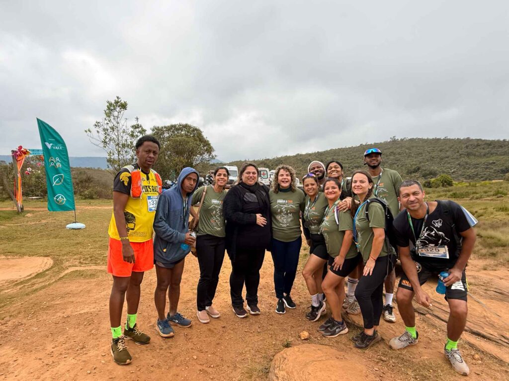 Pela primeira vez, atletas surdos participam de corrida com intérprete de Libras